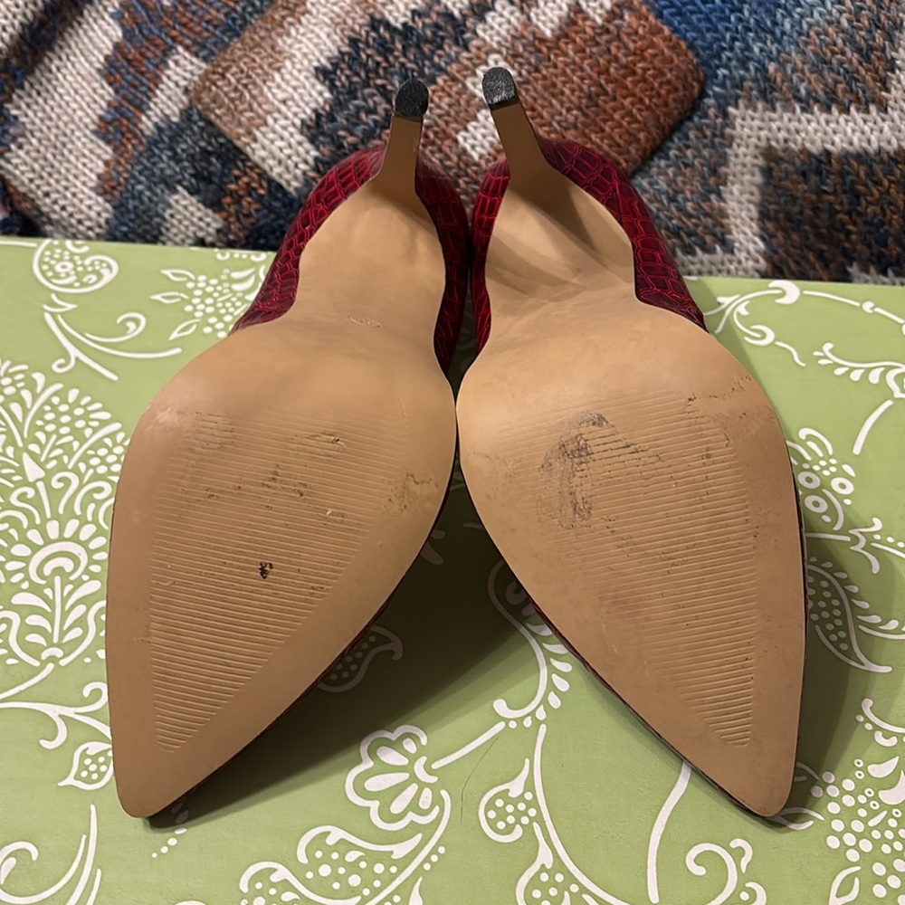 Red high heels. - Picture 5 of 5